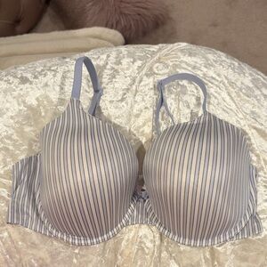 Victoria’s Secret body Striped Blue and White Bra 40D